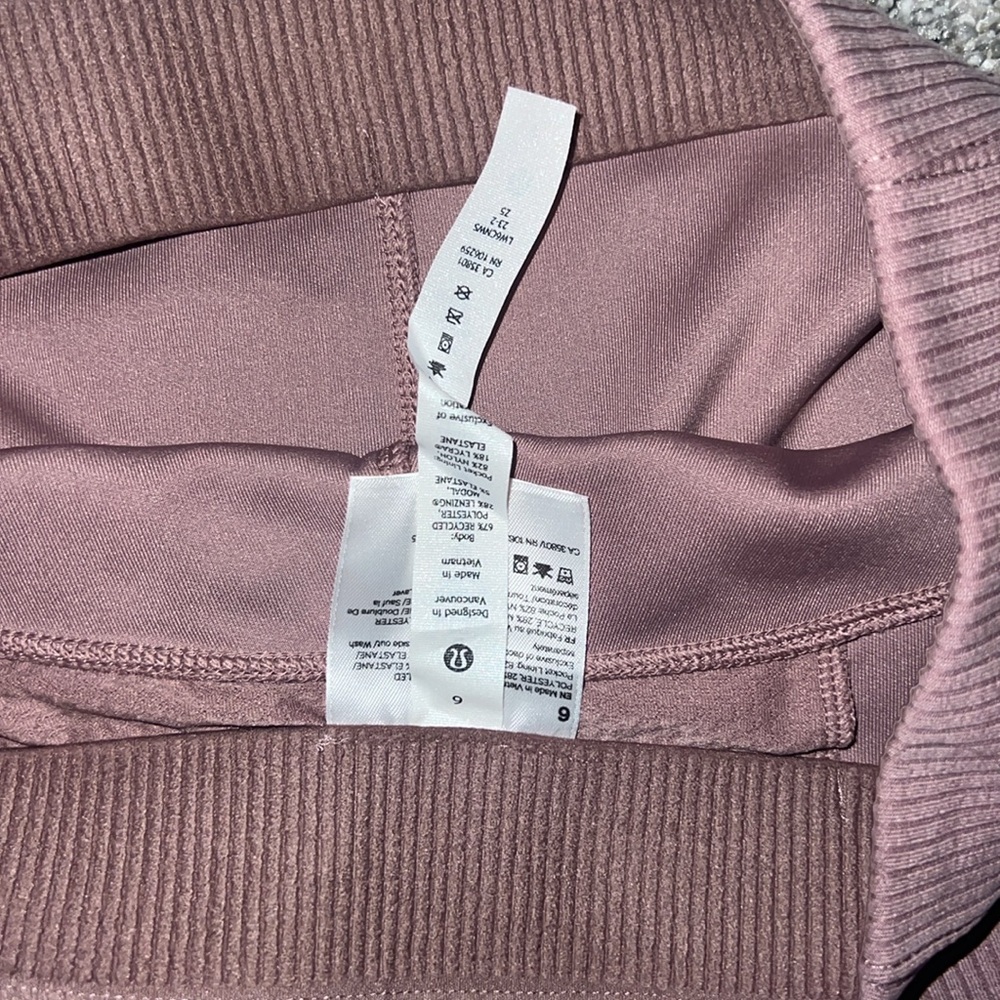 Lululemon 25” Ribbed Sofstreme - Picture 5 of 5
